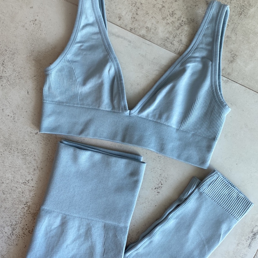 WeWoreWhat Seamless Activewear Set Size XS - Picture 2 of 8